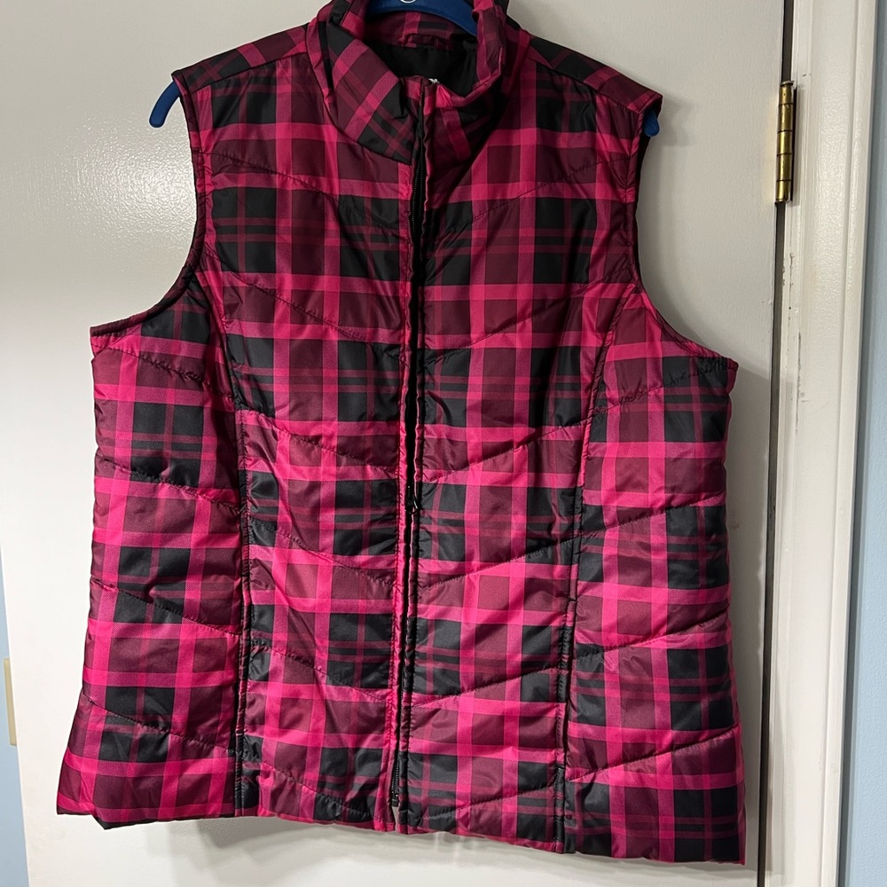 Kim Rogers 1X plaid vest NWOT